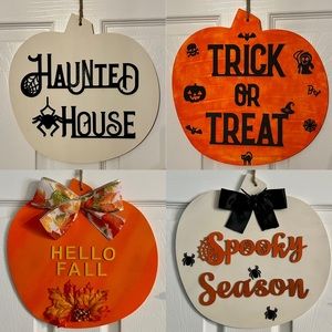 Halloween signs